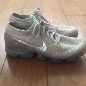 Grey Nike vapor max tennis shoes women’s size 9
